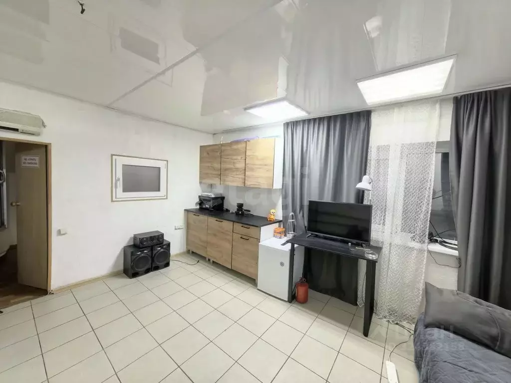 Помещение свободного назначения в Краснодарский край, Ейск ул. Карла ... - Фото 1