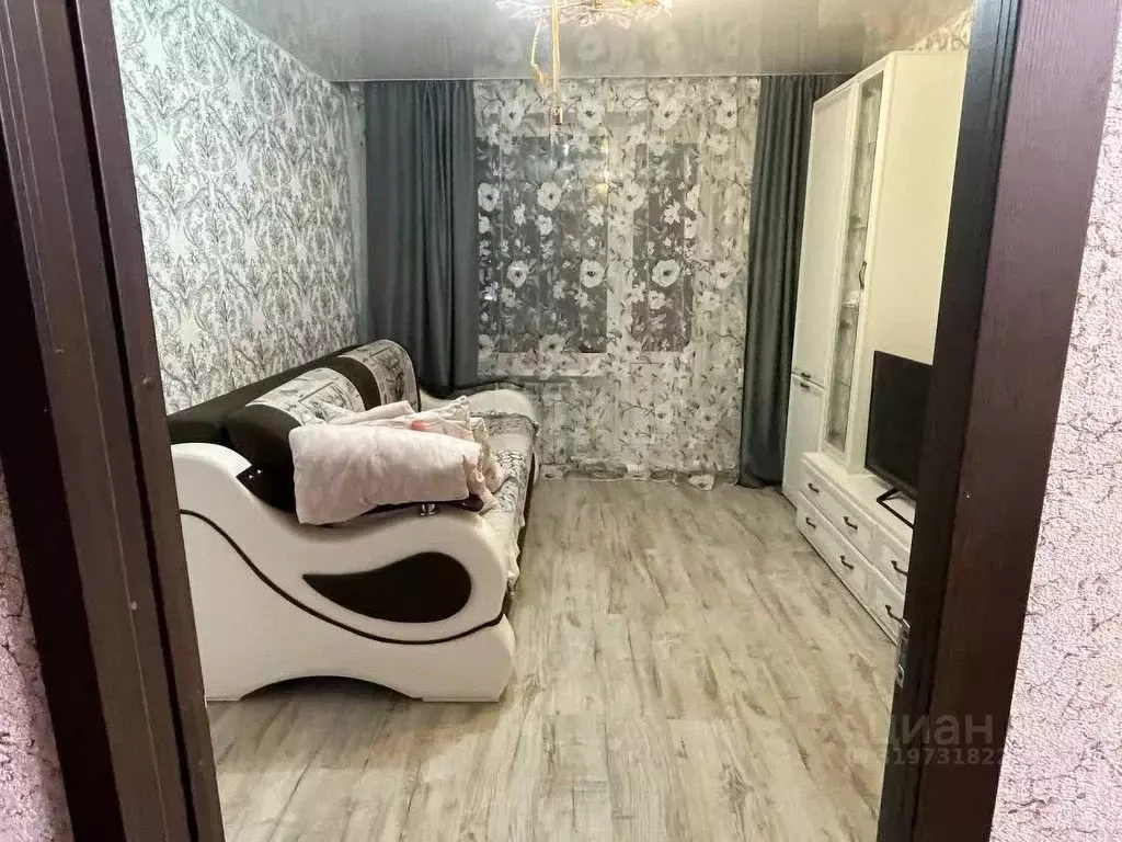 2-к кв. Псковская область, Остров Остров-3 кв-л, 17 (43.0 м) - Фото 0