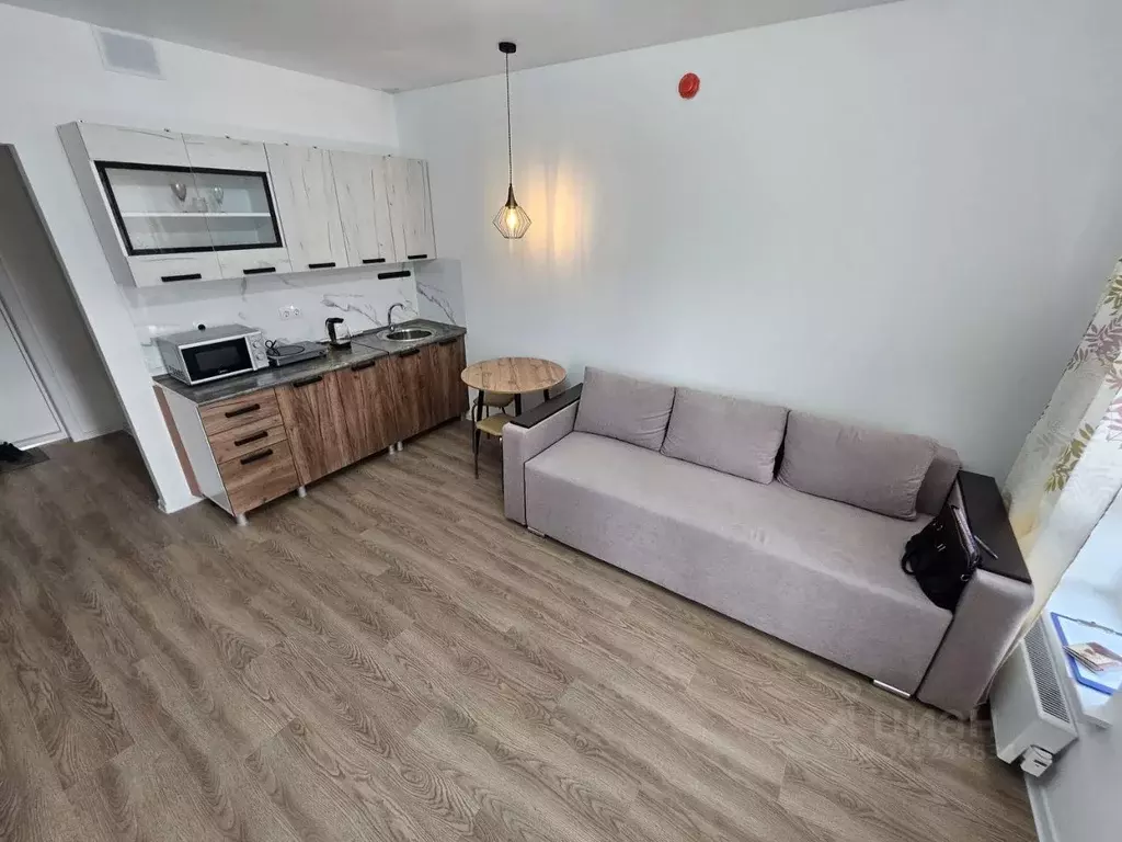 Студия Приморский край, Владивосток ул. Архангельская, 23к2 (28.0 м) - Фото 1