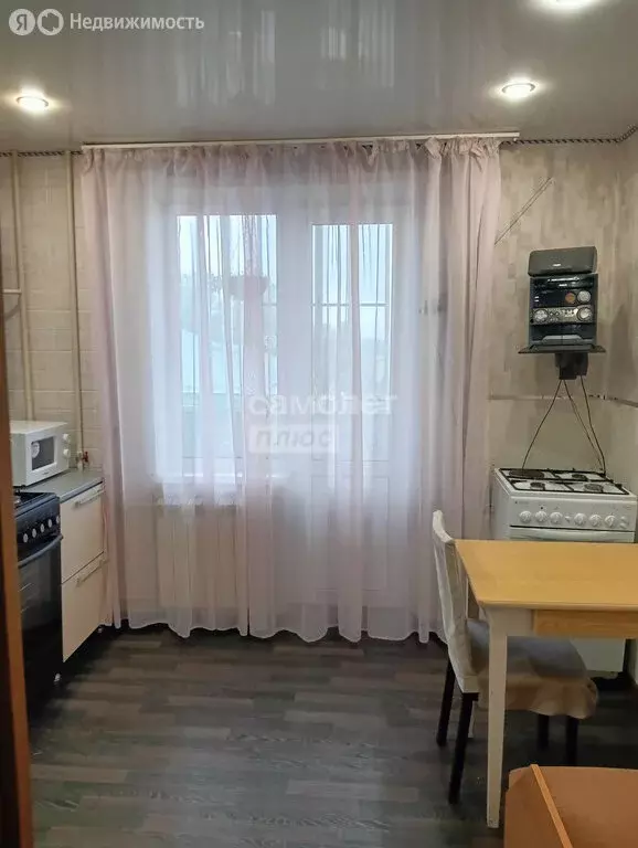 3-комнатная квартира: Орлов, улица Большевиков, 11 (63 м) - Фото 1