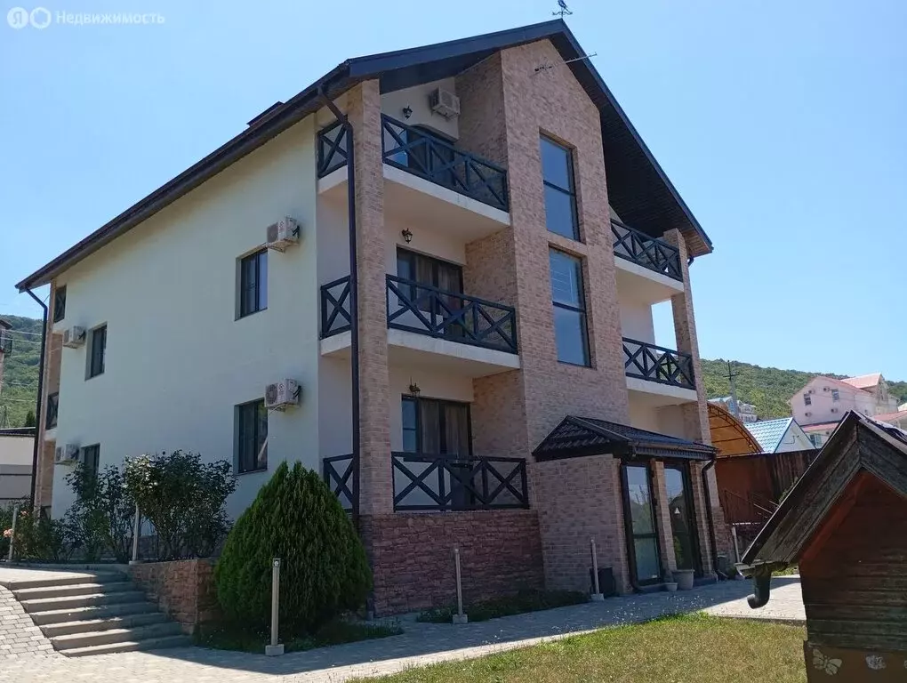 Дом в Сукко, улица Юганское Кольцо (398 м) - Фото 1