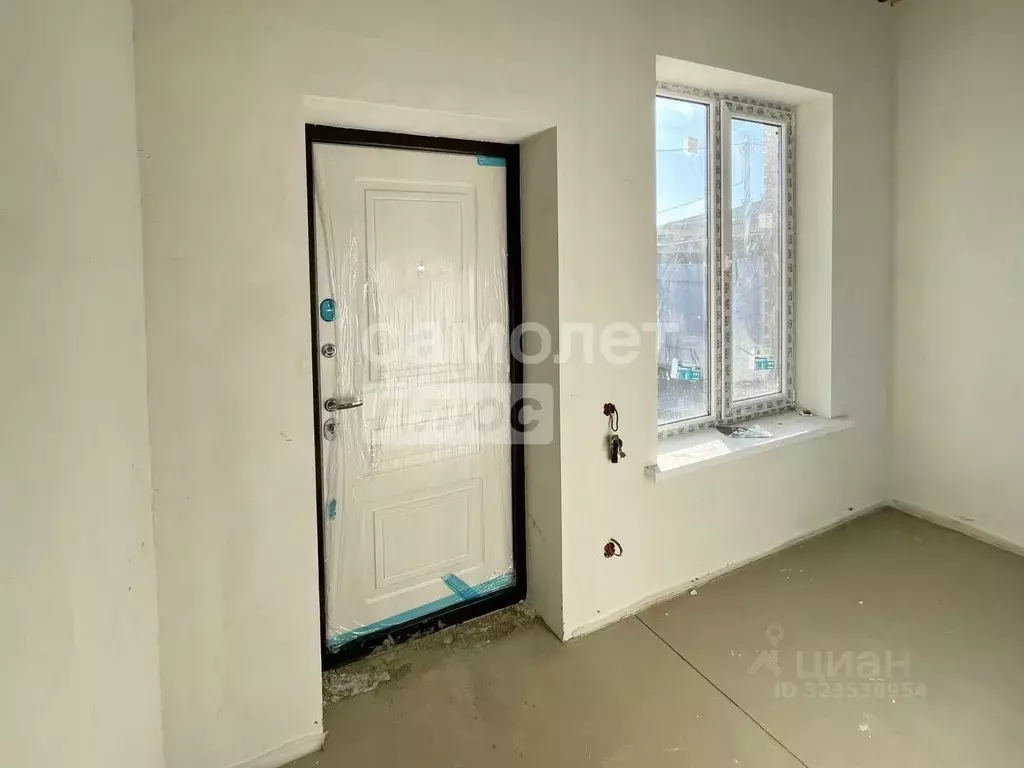 Дом в Краснодарский край, Динская ст-ца пл. Фонтанная (90 м) - Фото 2