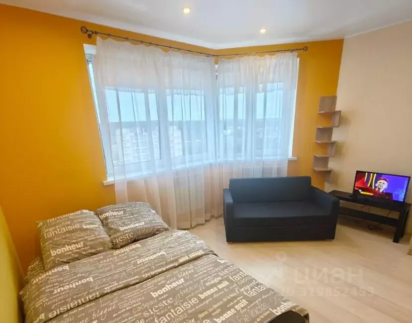 Студия Калужская область, Калуга Хрустальная ул., 44к3 (28.0 м) - Фото 0