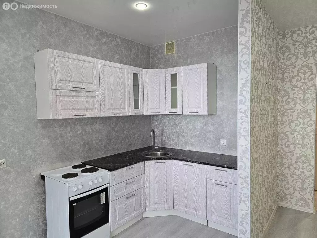 Квартира-студия: Тюмень, улица Тимофея Чаркова, 81к1 (28.7 м) - Фото 1