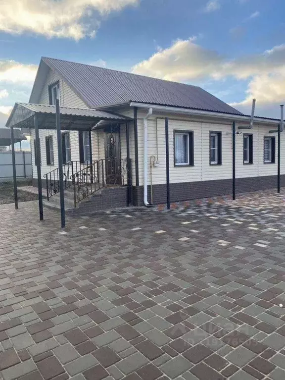 Дом в Белгородская область, Старооскольский городской округ, с. ... - Фото 0