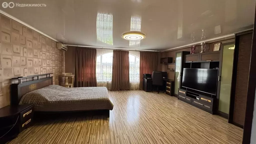 Дом в посёлок городского типа Яблоновский, Цветочная улица, 61 (240 м) - Фото 0