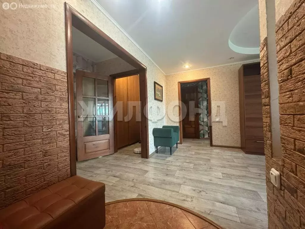 4-комнатная квартира: Абакан, проспект Дружбы Народов, 46 (92 м) - Фото 1
