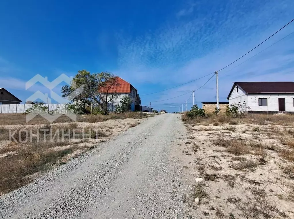 Участок в Крым, Черноморское пгт ул. Амосова, 18 (6.0 сот.) - Фото 2