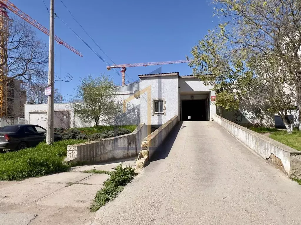 Гараж в Крым, Евпатория ул. Демышева, 121Б (18 м) - Фото 1