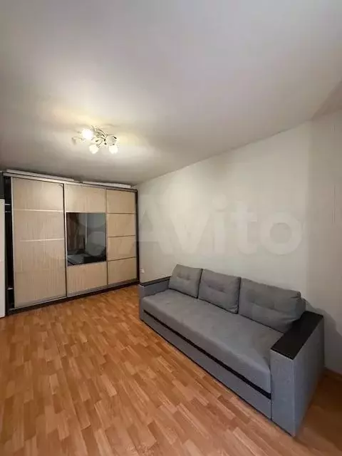 1-к. квартира, 38 м, 8/10 эт. - Фото 0