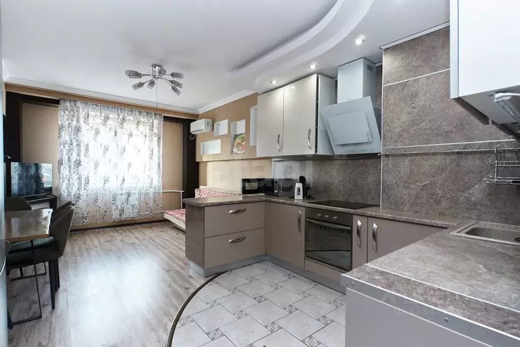 2-к кв. Тюменская область, Тюмень Харьковская ул., 59/4 (88.0 м) - Фото 1