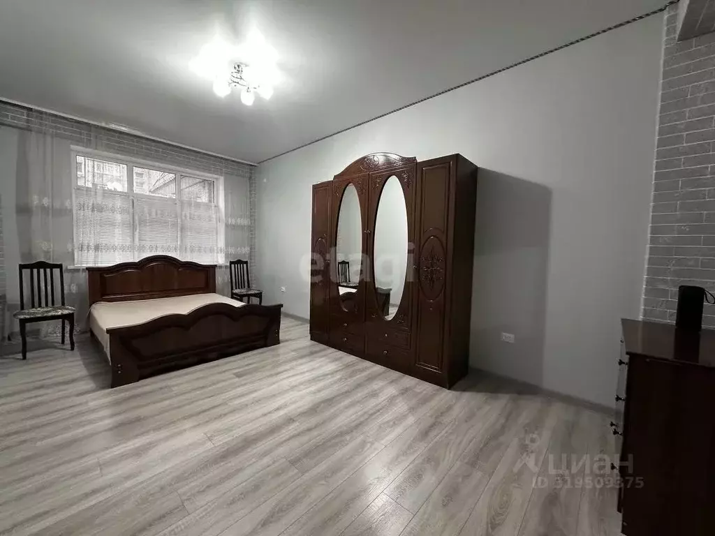 2-к кв. Карачаево-Черкесия, Черкесск ул. Космонавтов, 41А (77.6 м) - Фото 0
