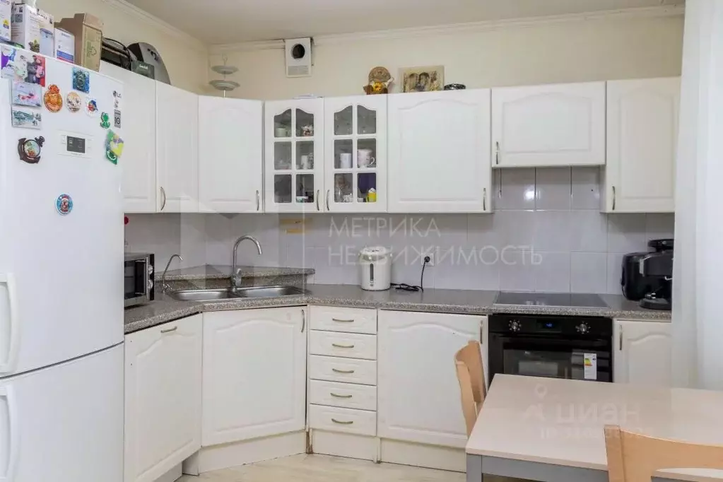 1-к кв. Тюменская область, Тюмень Профсоюзная ул., 13 (47.2 м) - Фото 0