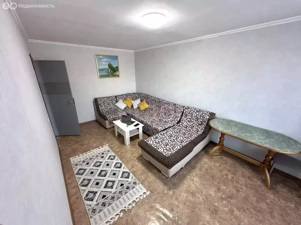 3-комнатная квартира: Белокуриха, улица Академика Мясникова, 26 (60.8 ... - Фото 1