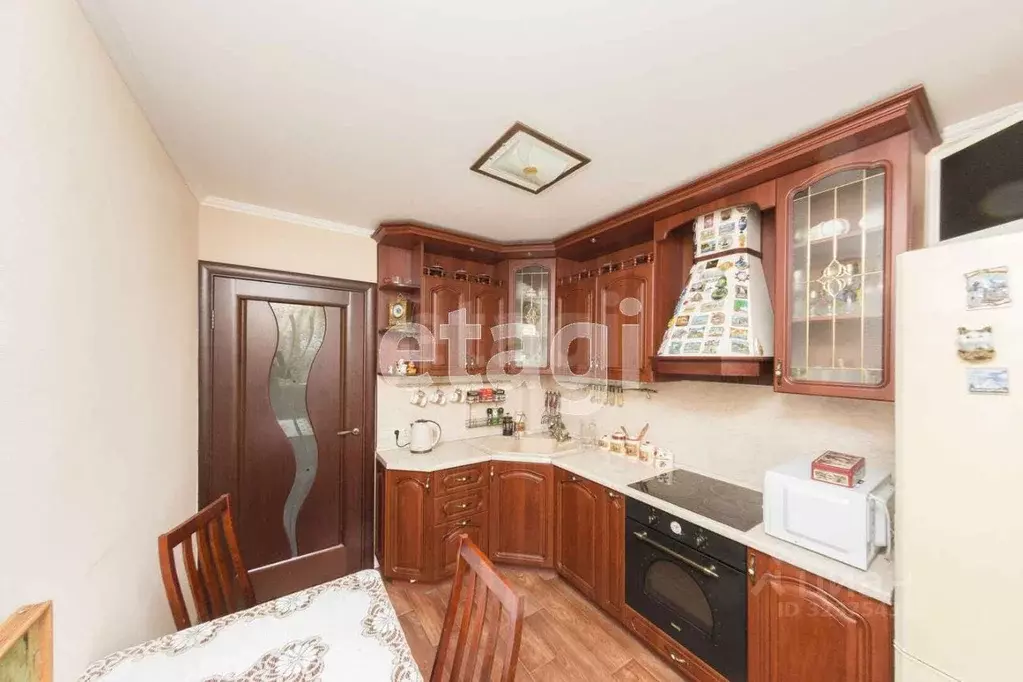 4-к кв. Тюменская область, Тюмень ул. 30 лет Победы, 144 (73.3 м) - Фото 2