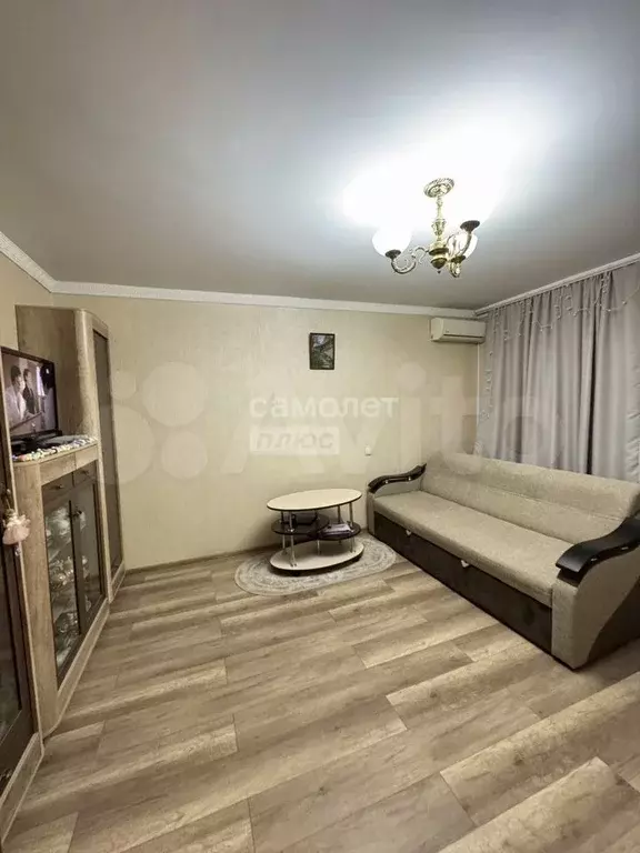 2-к. квартира, 60 м, 3/9 эт. - Фото 0