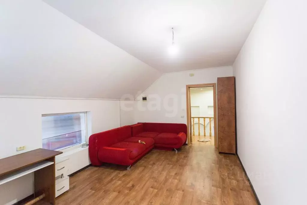 Дом в Новосибирская область, Новосибирск ул. Гладкова, 49 (320 м) - Фото 1