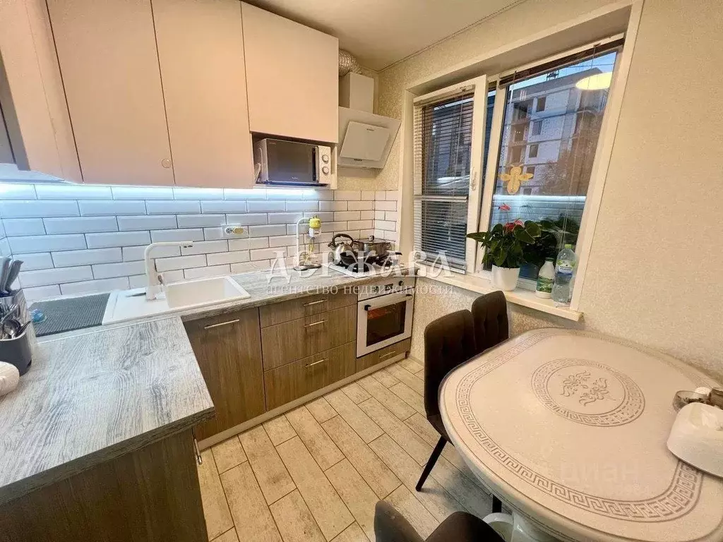 4-к кв. Белгородская область, Старый Оскол Лебединец мкр, 17 (60.3 м) - Фото 1