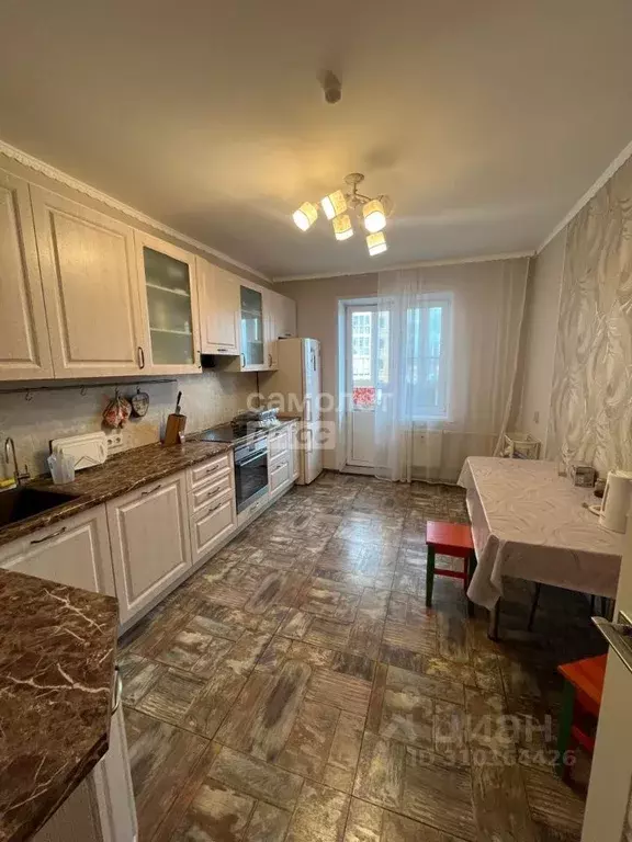 3-к кв. Ярославская область, Ярославль ул. Лизы Чайкиной, 7 (90.6 м) - Фото 0