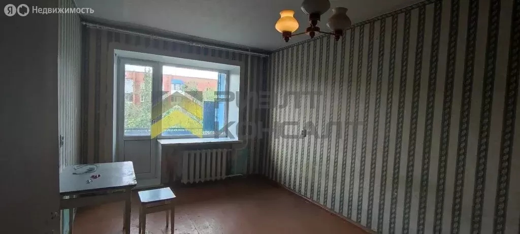 3-комнатная квартира: Омск, улица Гусарова, 115 (59 м) - Фото 0