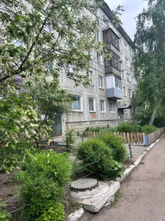 3-к кв. Омская область, Омск ул. 5-я Рабочая, 85А (50.0 м) - Фото 0