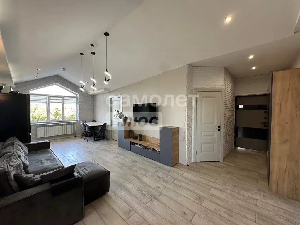 2-к кв. Иркутская область, Иркутский муниципальный округ, пос. ... - Фото 0