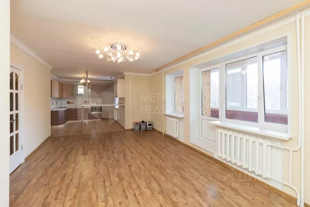 2-к кв. Тюменская область, Тюмень ул. Елизарова, 8 (91.8 м) - Фото 1