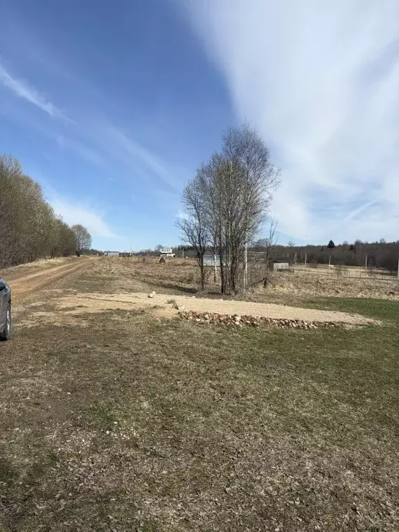 Участок в Смоленская область, Гагаринский муниципальный округ, д. ... - Фото 1