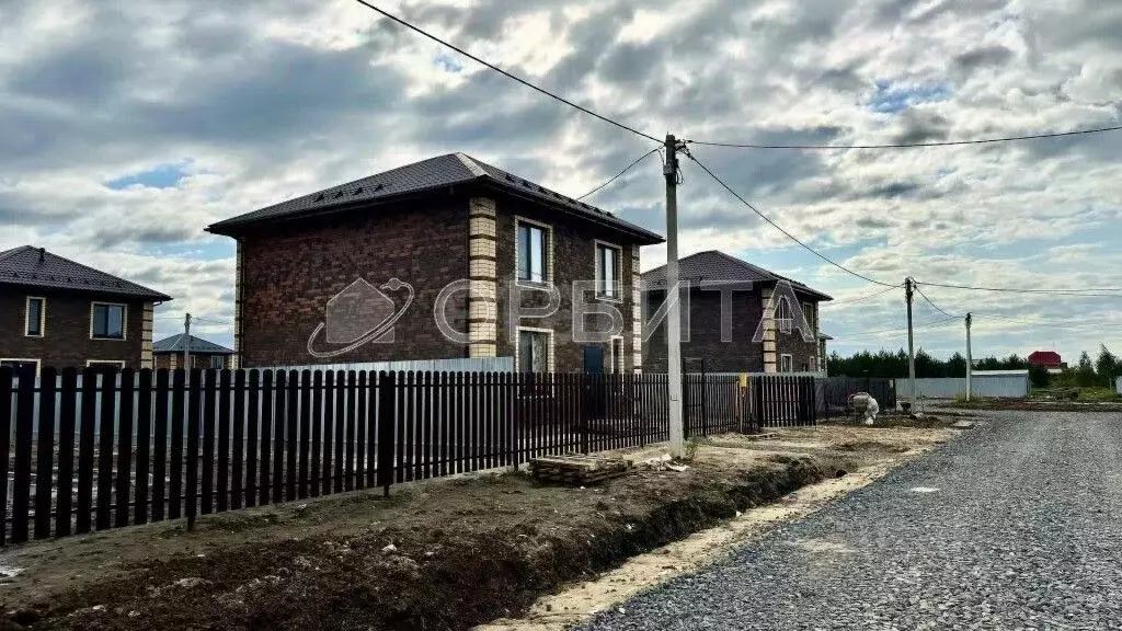 Дом в Тюменская область, Тюменский район, д. Ушакова бул. Центральный ... - Фото 1