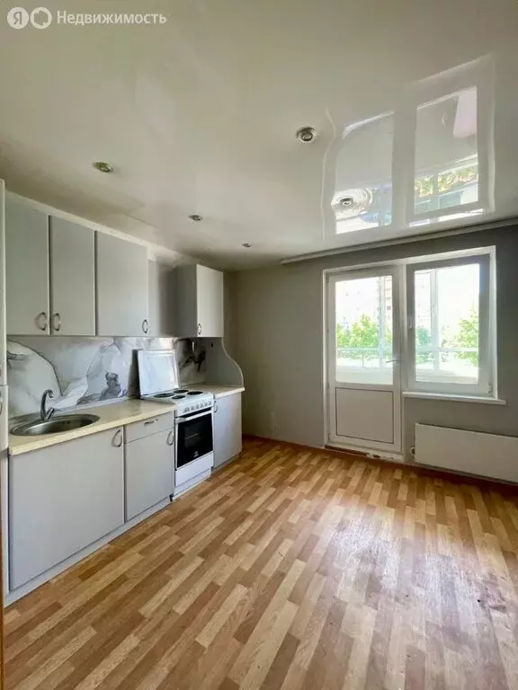 2-комнатная квартира: Нижний Новгород, улица Академика Сахарова, 111к1 ... - Фото 0