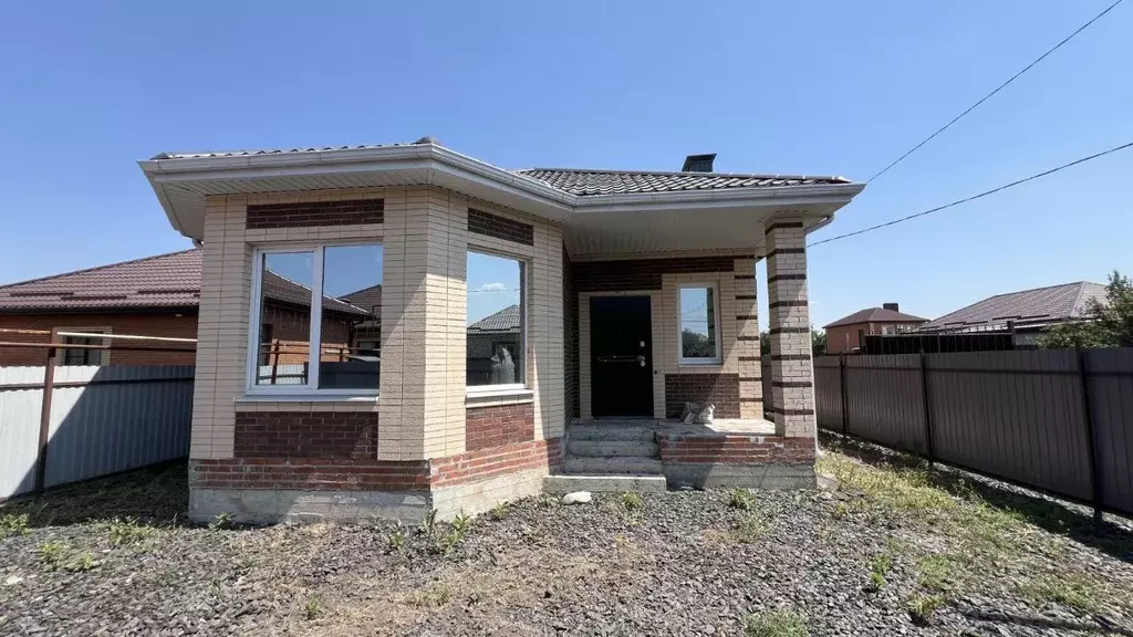Дом в Ростовская область, Батайск Украинская ул. (100 м) - Фото 1