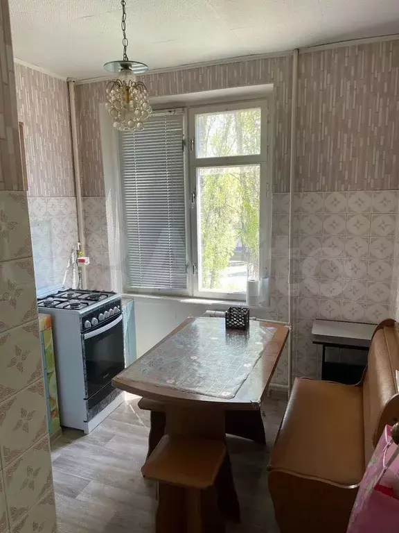3-к. квартира, 55 м, 4/5 эт. - Фото 1