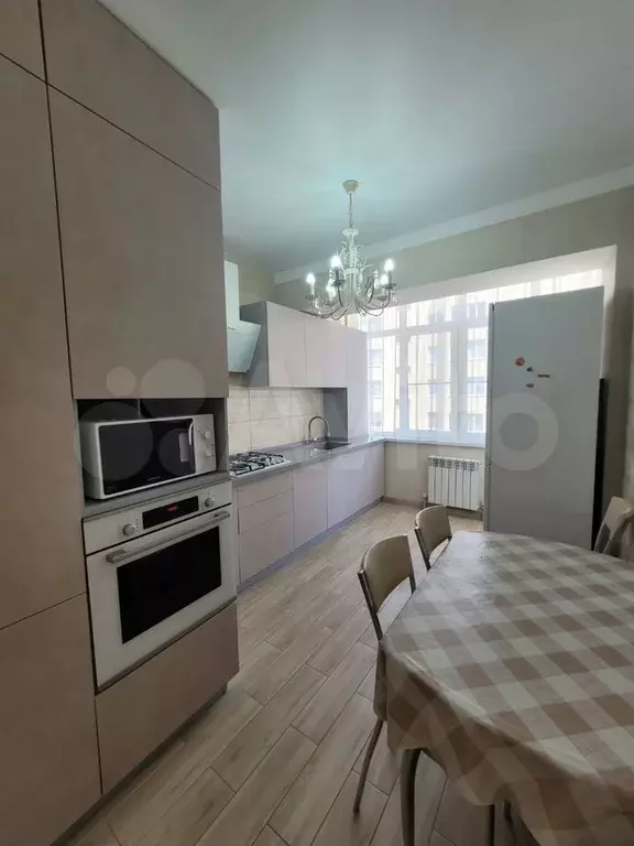 2-к. квартира, 65 м, 4/10 эт. - Фото 1