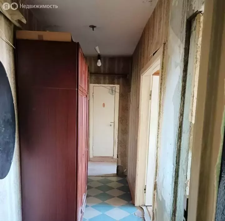 3-комнатная квартира: Энгельс, улица Тельмана, 31 (62 м) - Фото 0