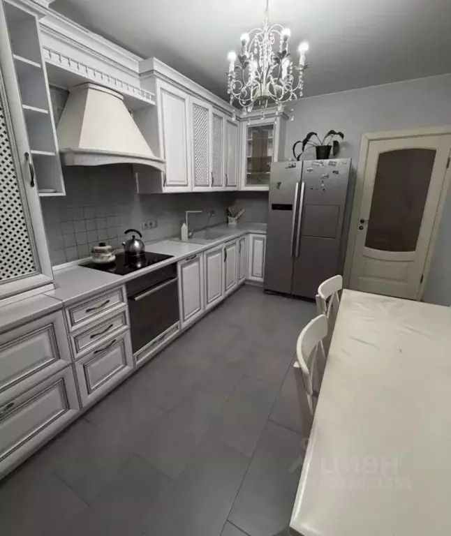2-к кв. Астраханская область, Астрахань ул. Савушкина, 4к2 (83.0 м) - Фото 1