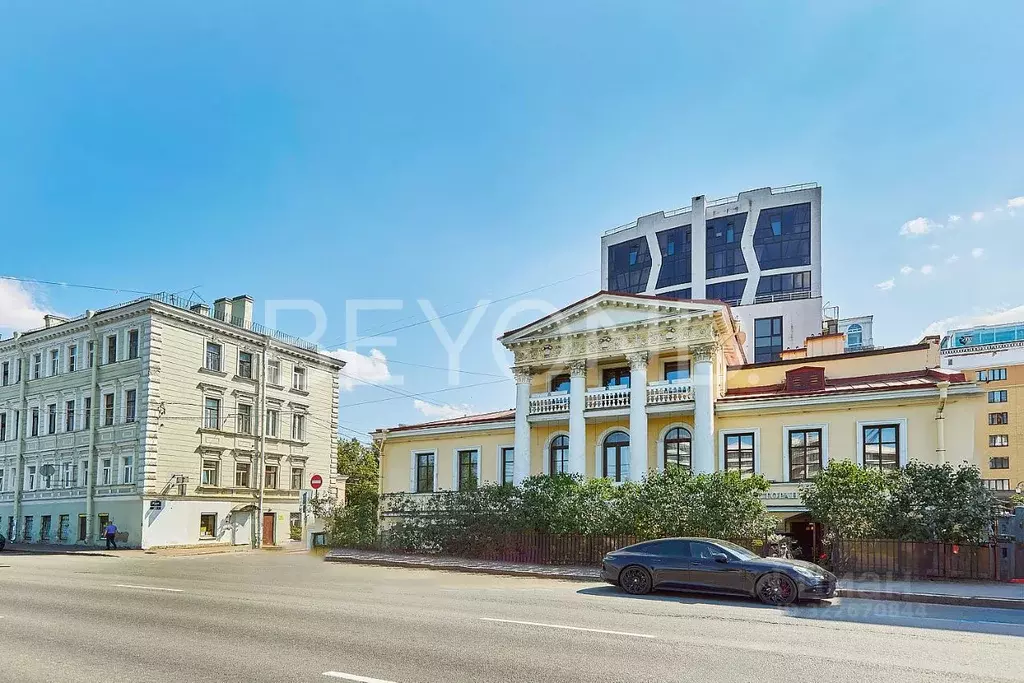 Дом в Санкт-Петербург наб. Адмирала Лазарева, 10 (1016 м) - Фото 1