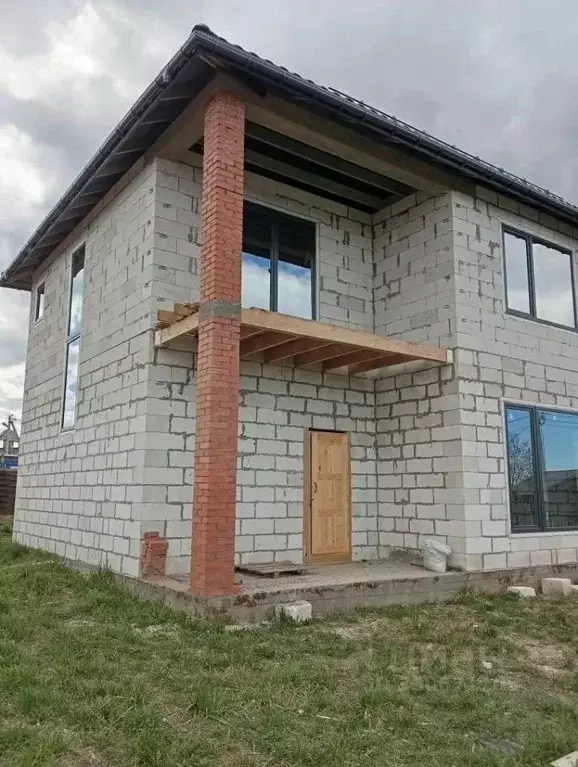 Дом в Ленинградская область, Ломоносовский район, д. Гостилицы ул. ... - Фото 1