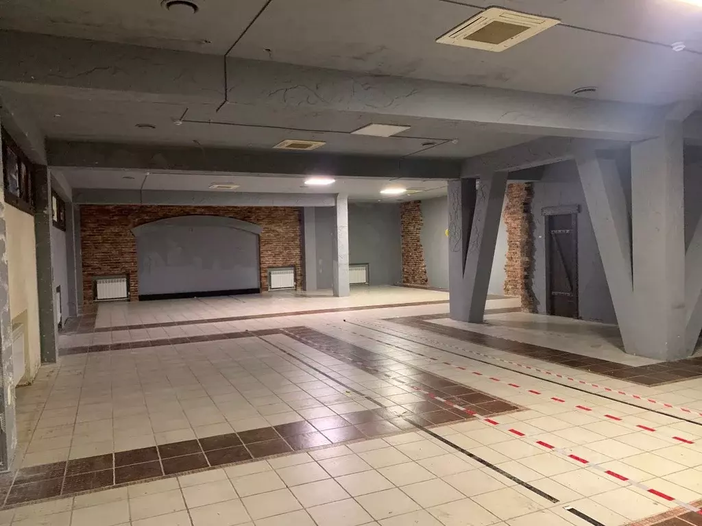 Помещение свободного назначения в Татарстан, Набережные Челны ул. ... - Фото 0