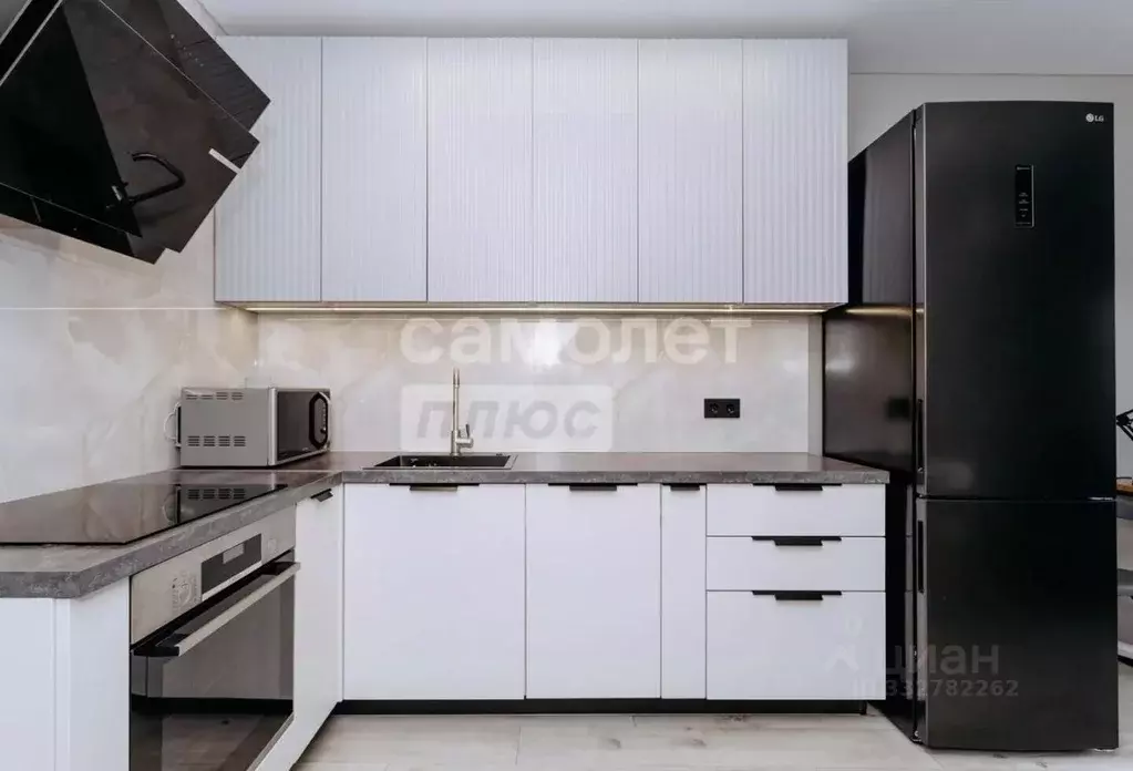 2-к кв. Татарстан, Казань ул. Братьев Батталовых, 20А (50.7 м) - Фото 1