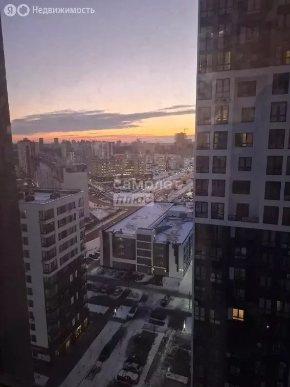 2-комнатная квартира: Тюмень, улица Фармана Салманова, 24 (65.6 м) - Фото 1