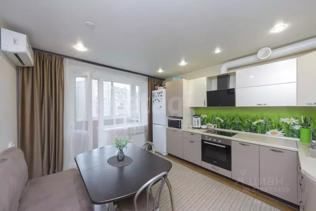 3-к кв. Тюменская область, Тюмень Широтная ул., 163 (96.3 м) - Фото 1