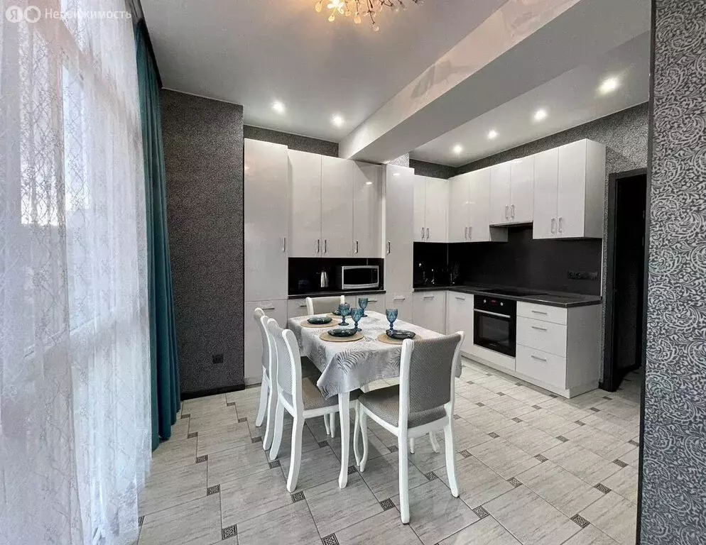 3-комнатная квартира: Сочи, микрорайон Больничный городок, Дагомысская ... - Фото 0