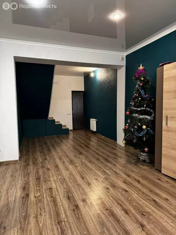 5-комнатная квартира: Симферополь, улица Воровского, 22 (120 м) - Фото 1