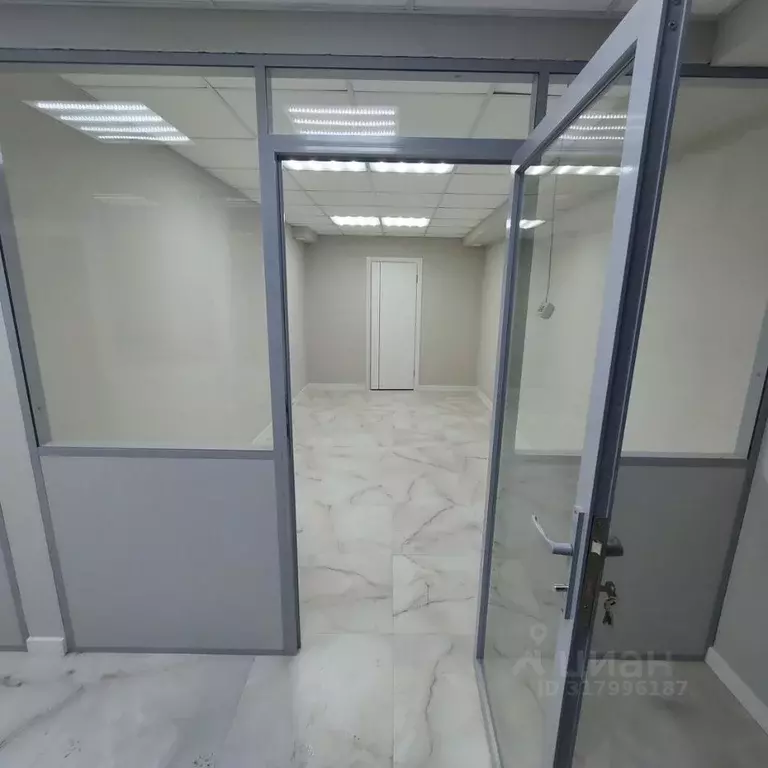 Помещение свободного назначения в Москва, Москва, Зеленоград к1640 (18 ... - Фото 1