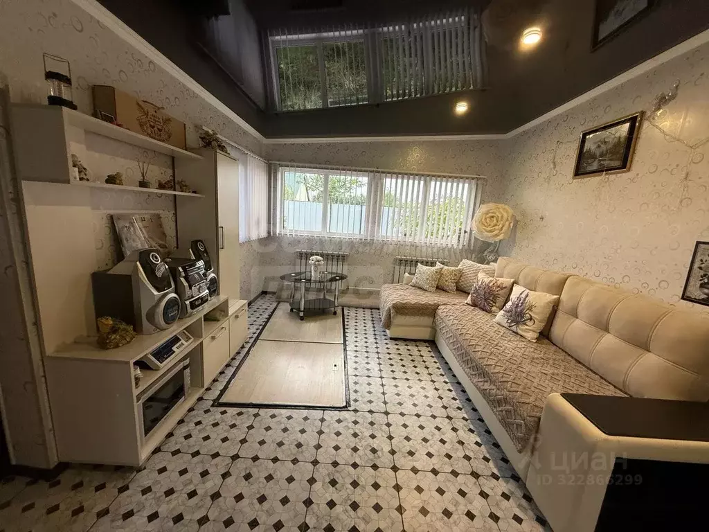 Дом в Оренбургская область, Оренбургский район, пос. Караванный ... - Фото 1