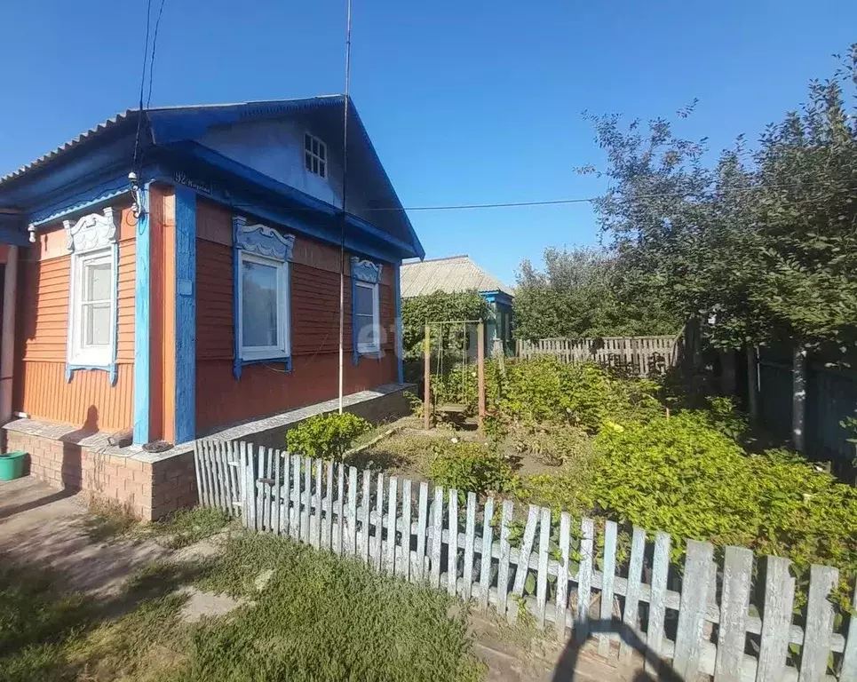 Дом в Саратовская область, Балашовский район, Родничковское ... - Фото 0