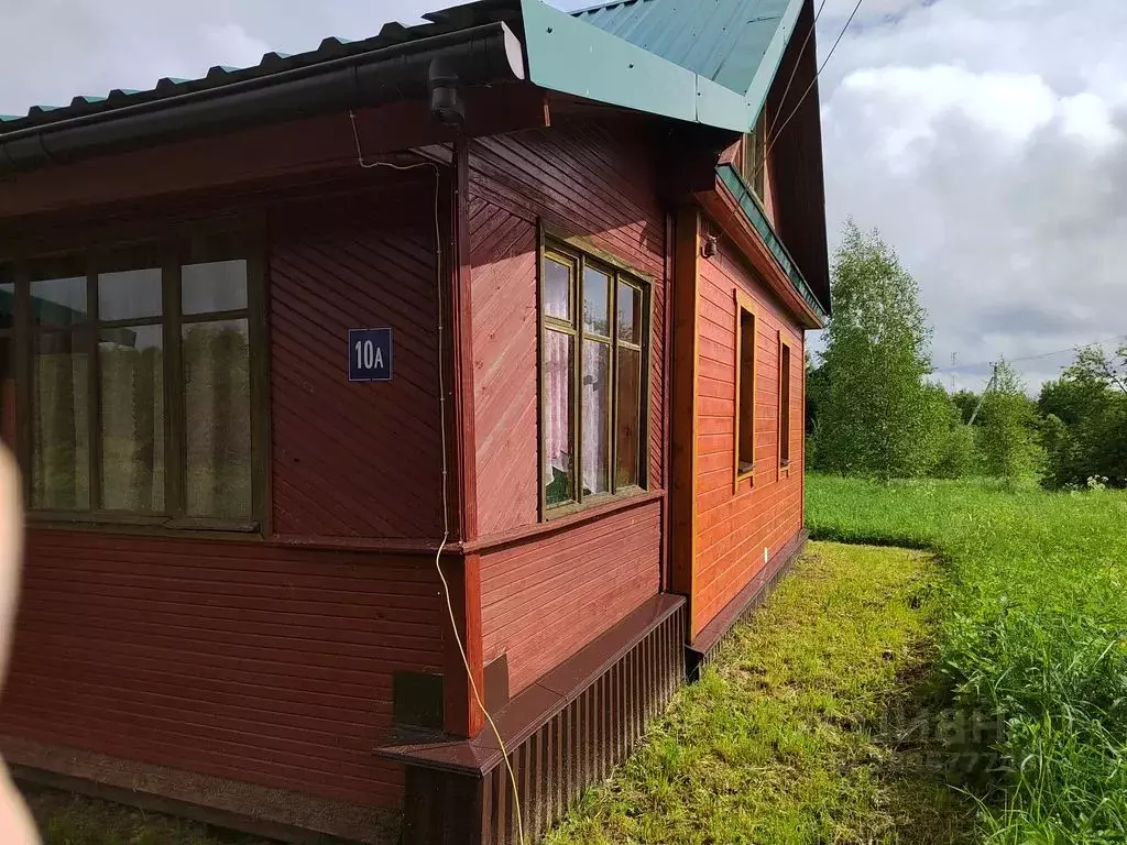 Дом в Новгородская область, Валдайский район, Рощинское с/пос, д. ... - Фото 1