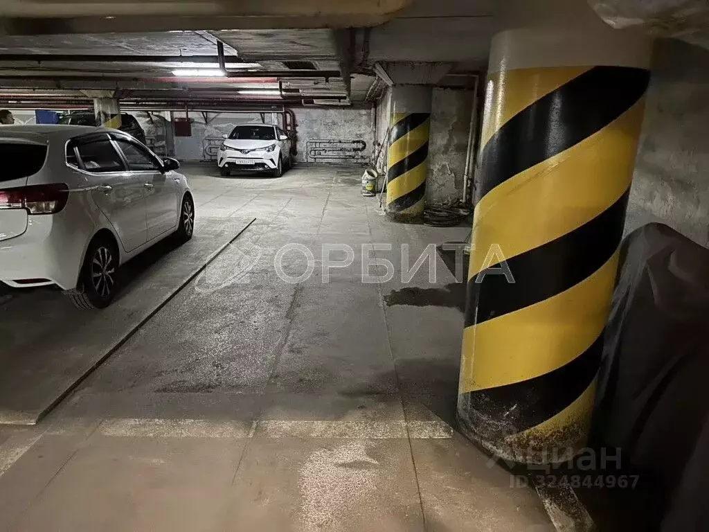 Гараж в Тюменская область, Тюмень Московский жилой комплекс (15 м) - Фото 1