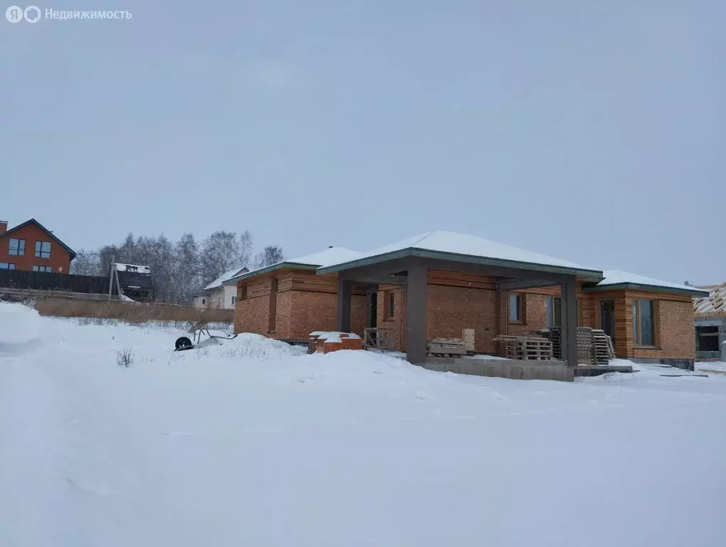 Дом в село Ленинское, улица Андреева, 100 (140 м) - Фото 0