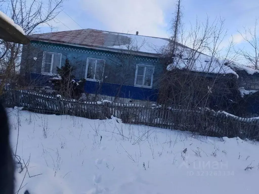 Дом в Саратовская область, Аркадакский район, Малиновское ... - Фото 0